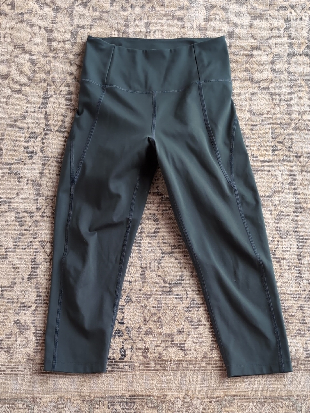 Dark Green High-Rise Compressive Cropped Leggings